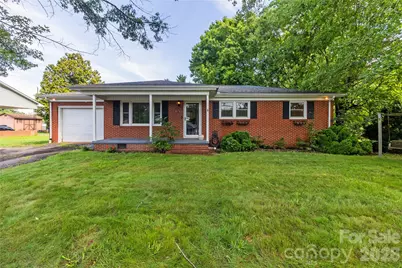 704 Pineburr Avenue SW, Valdese, NC 28690 - Photo 1