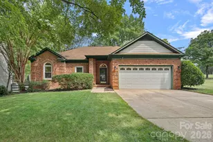 9413 Twin Trail Dr, Huntersville, NC 28078 - Photo 1