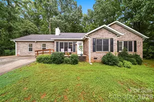 3933 Mattingly Dr, Hickory, NC 28602 - Photo 1