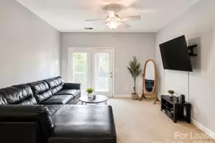 9813 Hyde Glen Ct, Charlotte, NC 28262 - Photo 1