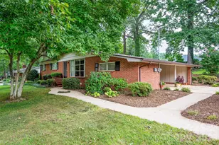 827 23rd Ave NE, Hickory, NC 28601 - Photo 1