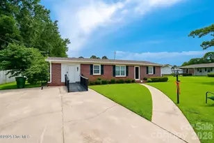72 Village Dr, Whiteville, NC 28472 - Photo 1
