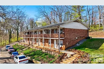 1075 7th Avenue NW, Hickory, NC 28601 - Photo 3