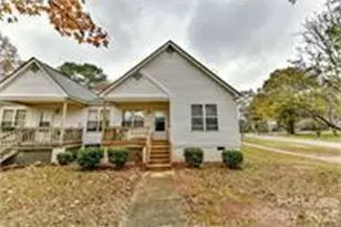 307 Hoskins Mill Ln, Charlotte, NC 28208 - Photo 1