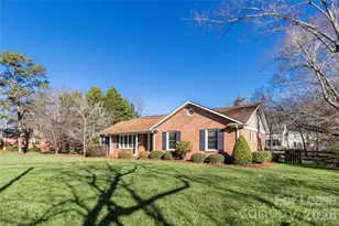 6618 Castlegate Dr, Charlotte, NC 28226 - Photo 1