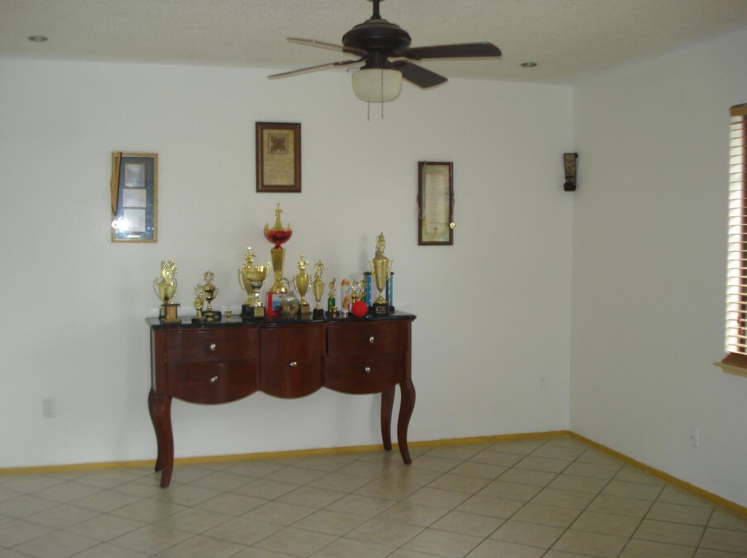 19 Icarus Sacramento Ca 95823 Mls 17068087 Coldwell Banker 19 Icarus Photo 3