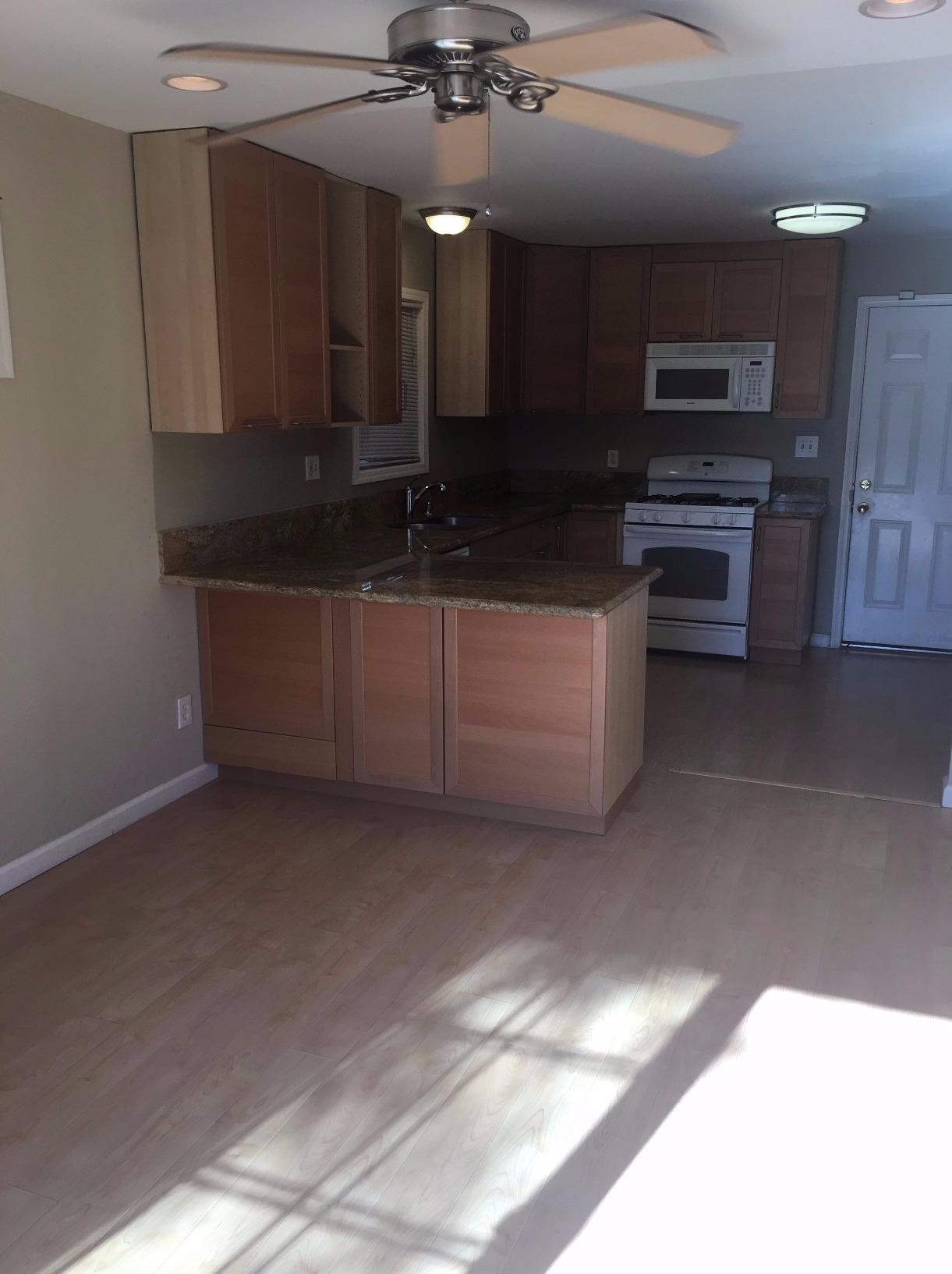 2208 67th Avenue Sacramento Ca 95822 Mls 17075183 Coldwell 2208 67th Avenue Photo 5