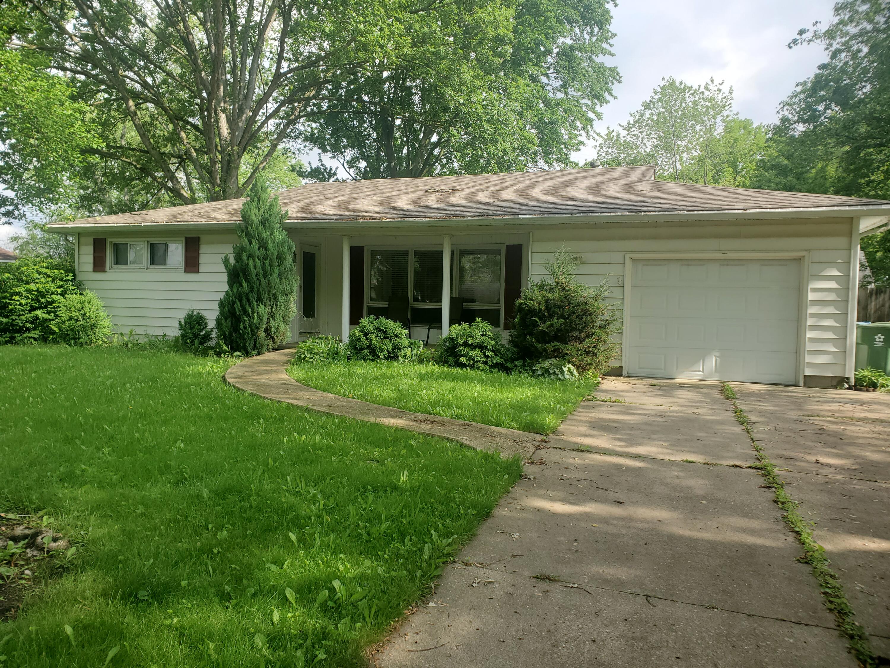 120 W Robinwood St, Sidney, OH 45365 MLS 1018631 Coldwell Banker