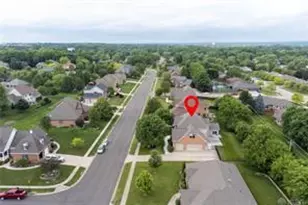 730 Beechwood Dr, Tipp City, OH 45371 - Photo 1