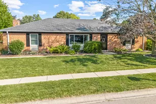 190 S Tippecanoe Dr, Tipp City, OH 45371 - Photo 1