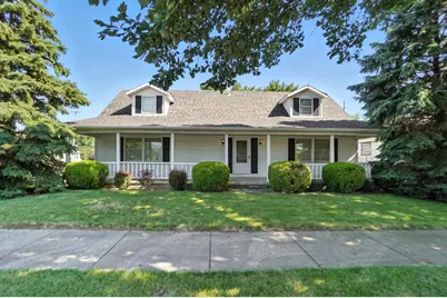 402 E Mechanic Street, Wapakoneta, OH 45895 - Photo 1