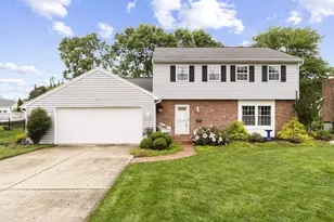 221 Finsbury Ln, Troy, OH 45373 - Photo 1