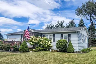 631 Oakland Ave, Bellefontaine, OH 43311 - Photo 1