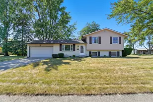 716 Gateshead Rd, Troy, OH 45373 - Photo 1