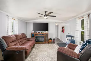 569 E 10th St, Marysville, OH 43040 - Photo 1