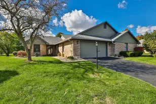 1920 Wedgewood Cir, Springfield, OH 45503 - Photo 1