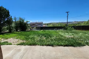 611 S Indiana Ave, Trinidad, CO 81082 - Photo 17