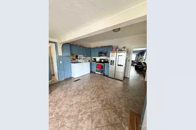 318 W 10th St, La Junta, CO 81050 - Photo 11