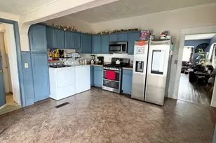 318 W 10th St, La Junta, CO 81050 - Photo 11