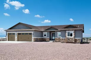 1229 N Stratton Dr, Pueblo, CO 81007 - Photo 1