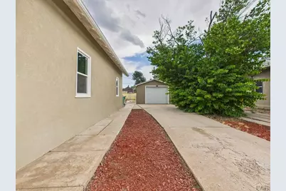 1012 E Abriendo Ave, Pueblo, CO 81004 - Photo 5