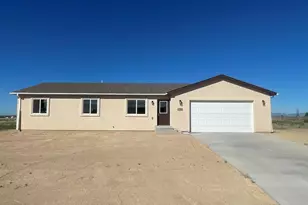 1186 E Desert Cove Dr, Pueblo West, CO 81007 - Photo 1