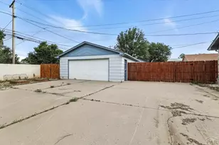 2402 W 17th St, Pueblo, CO 81003 - Photo 25