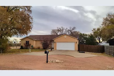 12 Grant Ave, Penrose, CO 81240 - Photo 1