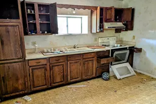 505 W 10th St, Walsenburg, CO 81089 - Photo 7