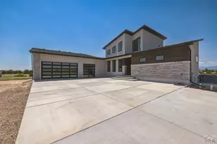 5425 Schaefer Ln, Pueblo, CO 81004 - Photo 3