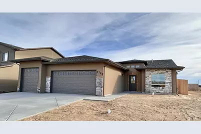 1722 Kingfisher Ln, Pueblo, CO 81008 - Photo 1