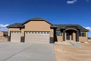 1352 N Shian Dr, Pueblo West, CO 81007 - Photo 1