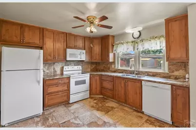 1112 Kennedy St, Pueblo, CO 81001 - Photo 7