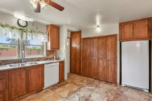 1112 Kennedy St, Pueblo, CO 81001 - Photo 9
