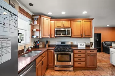 37 Verdosa Dr, Pueblo, CO 81005 - Photo 3