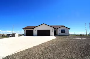 1392 N Moonbeam Dr, Pueblo, CO 81007 - Photo 1