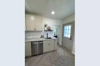 402 Barnes Ave, La Junta, CO 81050 - Photo 5