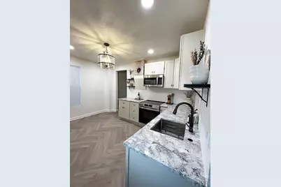 402 Barnes Ave, La Junta, CO 81050 - Photo 3