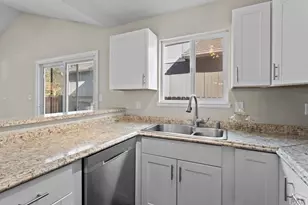 4511 Sunnyhill Dr, Colorado Springs, CO 80916 - Photo 9