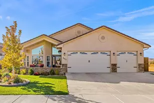 803 Thorncrest Dr, Pueblo, CO 81005 - Photo 1