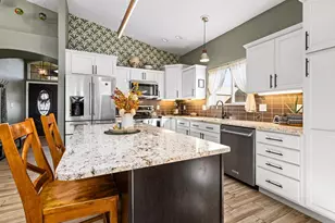 803 Thorncrest Dr, Pueblo, CO 81005 - Photo 9