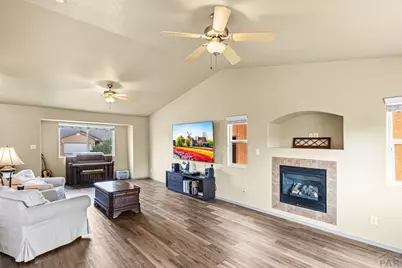 2403 Meadowlark Ln, Pueblo, CO 81008 - Photo 9