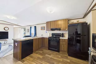 2412 Kara Ct, Pueblo, CO 81004 - Photo 9