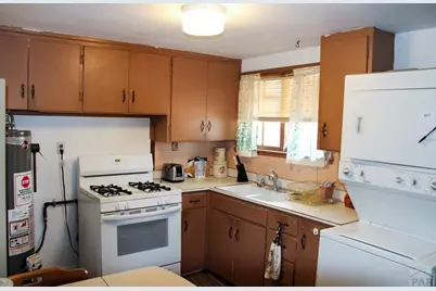 1804 E 11th St, Pueblo, CO 81001 - Photo 3