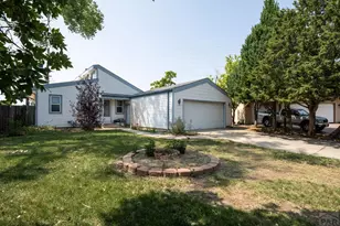 14 Crested Hill Ct, Pueblo, CO 81008 - Photo 1