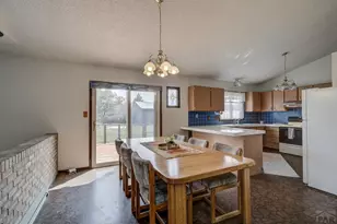 14 Crested Hill Ct, Pueblo, CO 81008 - Photo 13