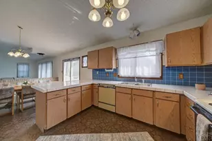 14 Crested Hill Ct, Pueblo, CO 81008 - Photo 17