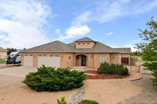 1037 W Desert Sage Dr, Pueblo West, CO 81007 - Photo 1