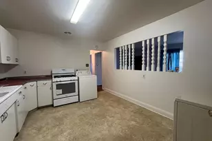 1637 Englewood Dr, Pueblo, CO 81005 - Photo 9