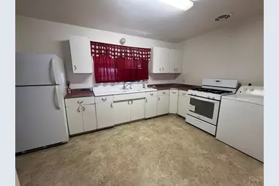 1637 Englewood Dr, Pueblo, CO 81005 - Photo 7